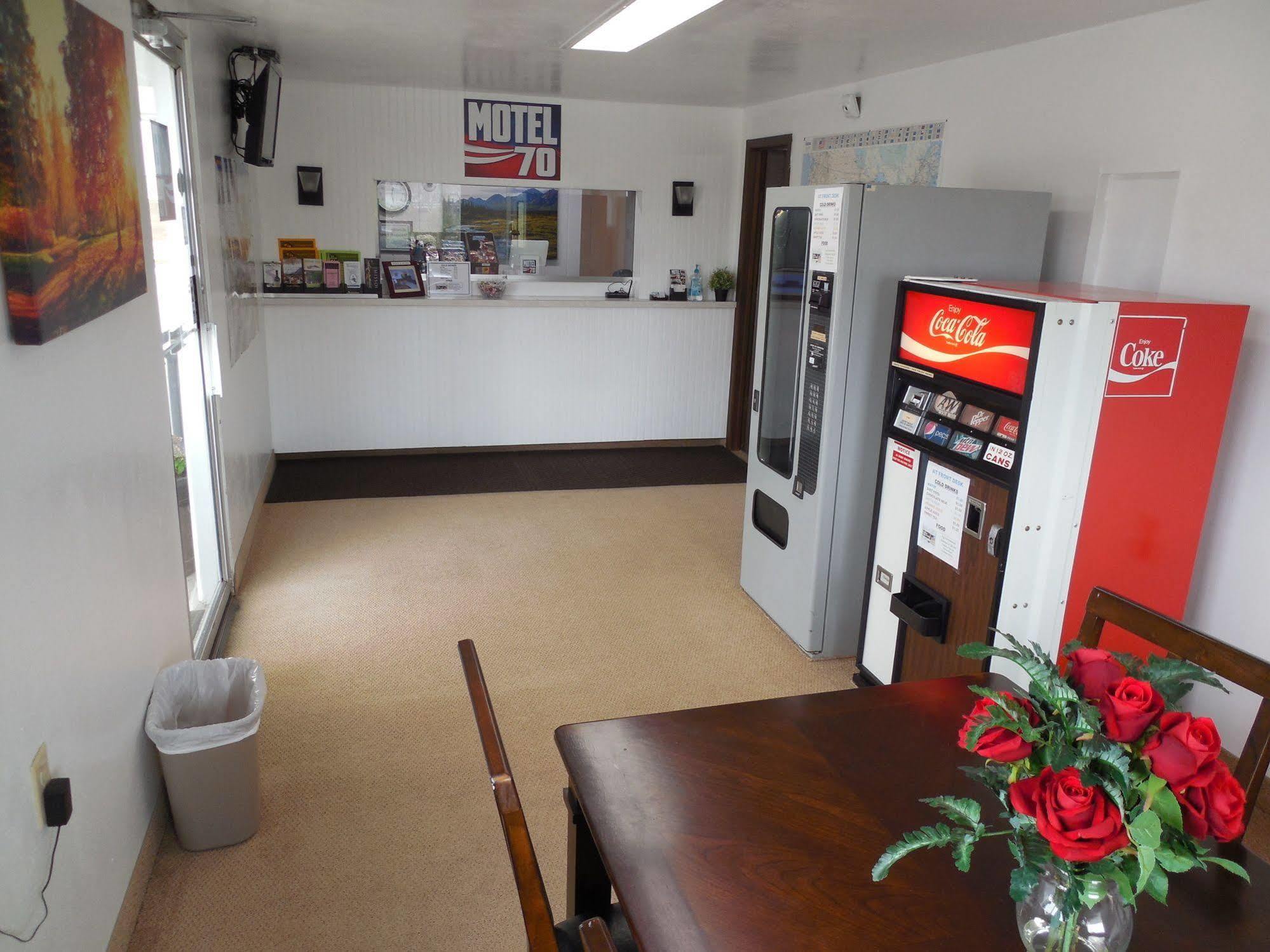 Motel 70 High Hill Extérieur photo